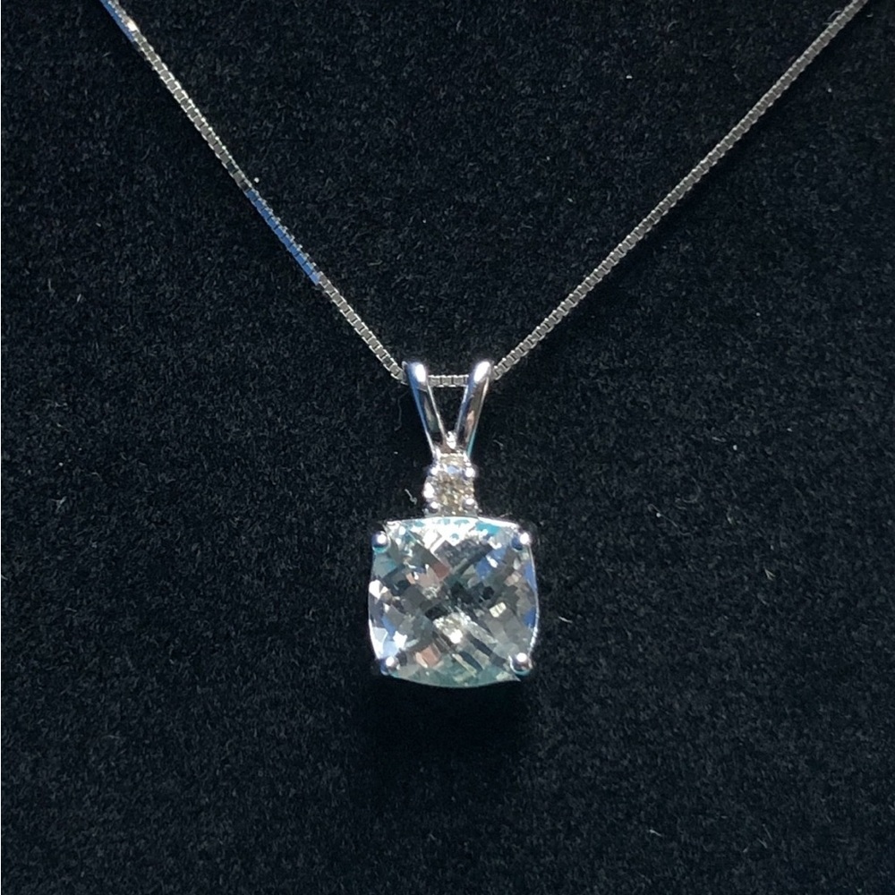 AQUAMARINE AND DIAMOND 14K NECKLACE